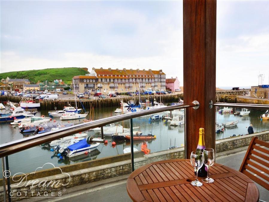The Boardwalk Villa West Bay Eksteriør billede